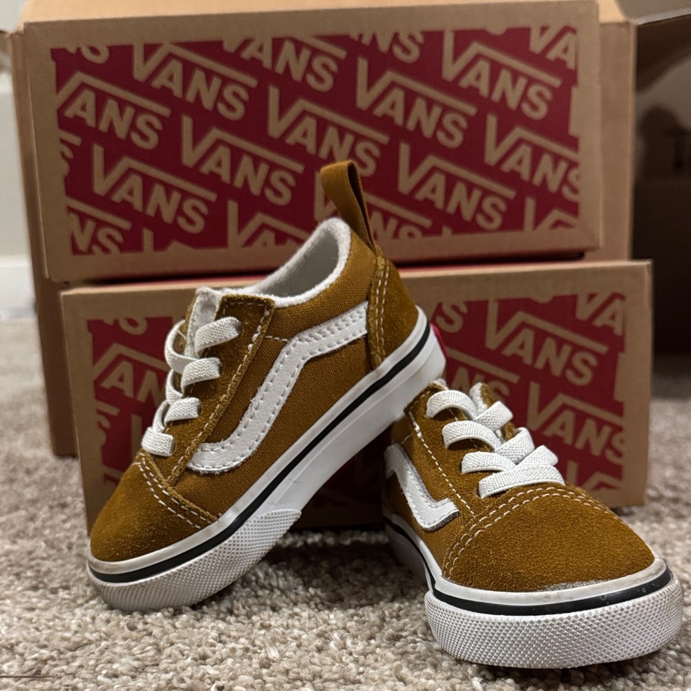 Vans Tan and White low tops Size 4 toddler